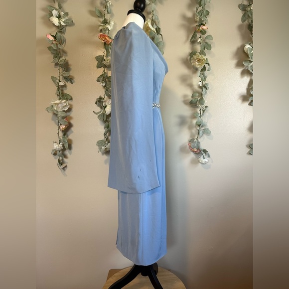 Jenny Packham Thalia Cape Embellished Dress - Picture 12 of 17